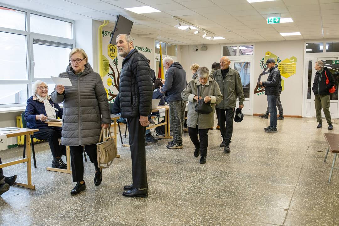 Kauniečiai balsuoja antrajame Seimo rinkimų ture