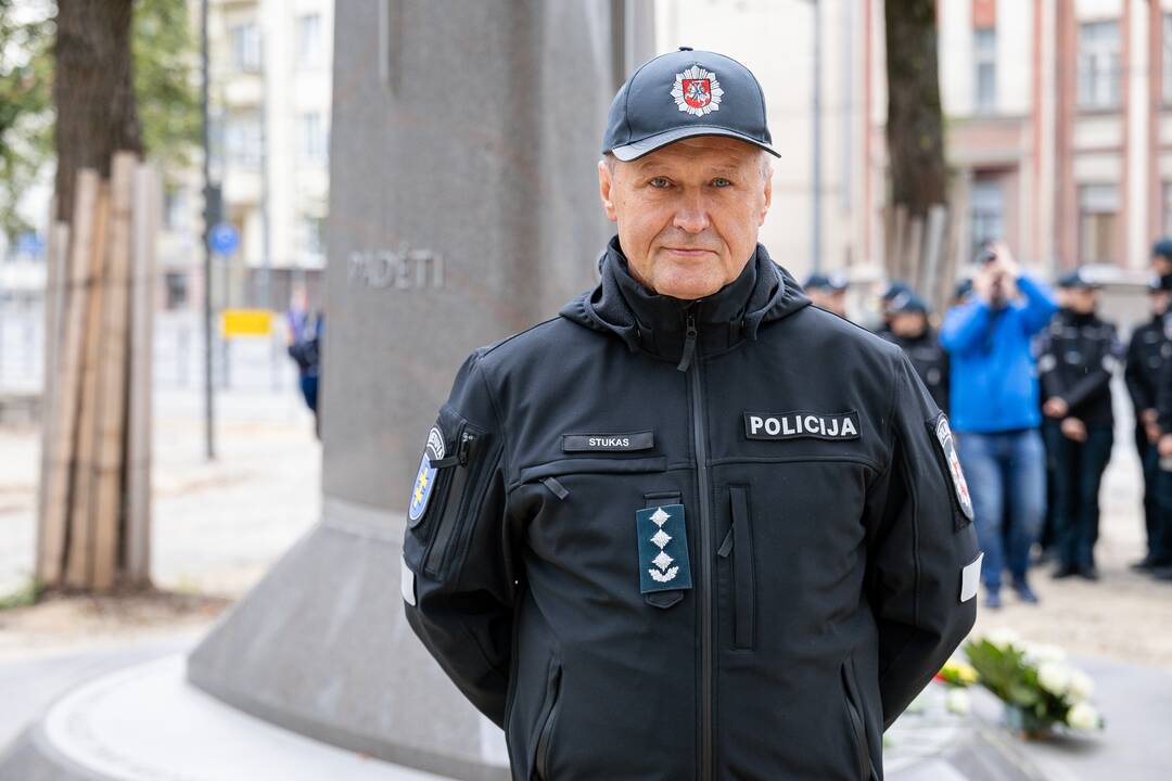 Policijos veteranai prie obelisko pagerbė kolegas