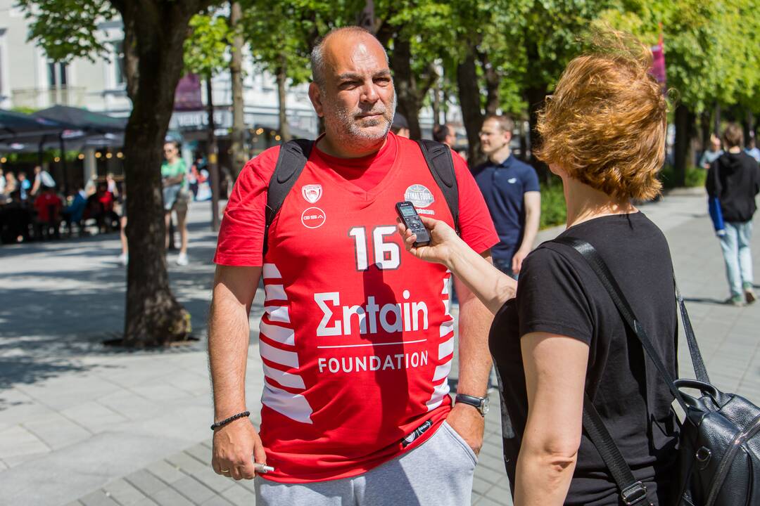 Laisvės alėją užtvindė „Eurolygos“ sirgaliai: daugelis – už graikų „Olympiacos“ 