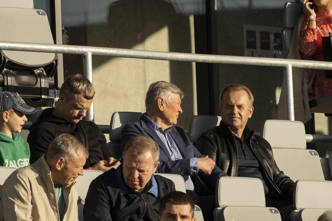 Kauno S. Dariaus ir S. Girėno stadione įvyko Lietuvos ir FIFA futbolo legendų rungtynės