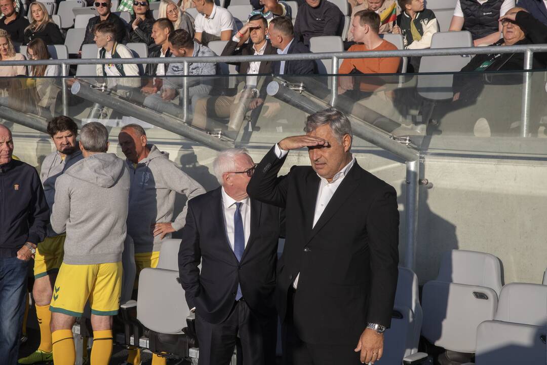 Kauno S. Dariaus ir S. Girėno stadione įvyko Lietuvos ir FIFA futbolo legendų rungtynės