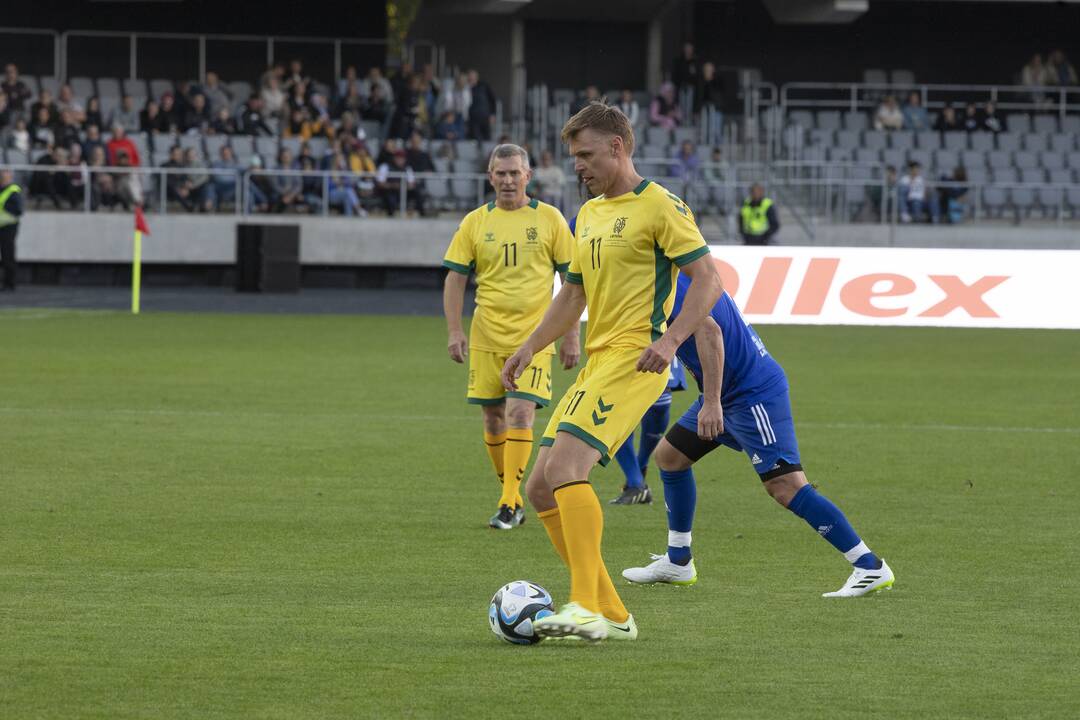 Kauno S. Dariaus ir S. Girėno stadione įvyko Lietuvos ir FIFA futbolo legendų rungtynės