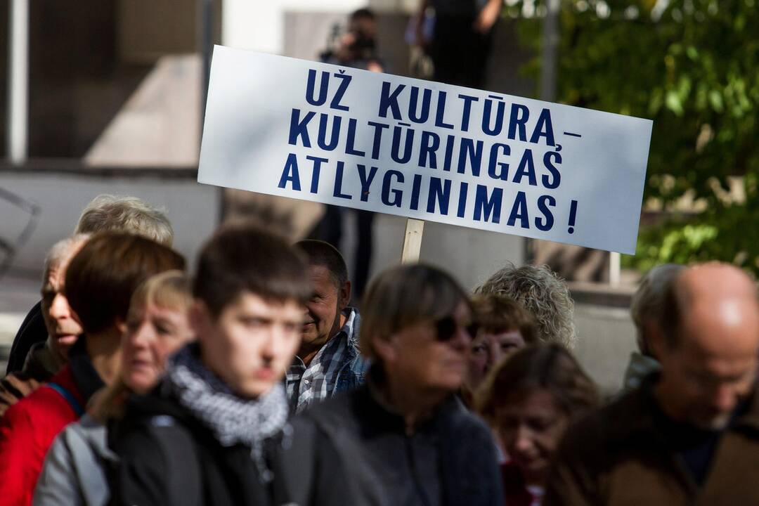 Pažadai bibliotekininkams: pakels algas, bet jau ne šiemet