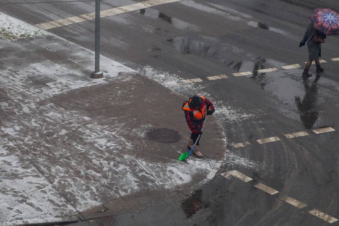 Sniegas nuklojo ir Vilnių