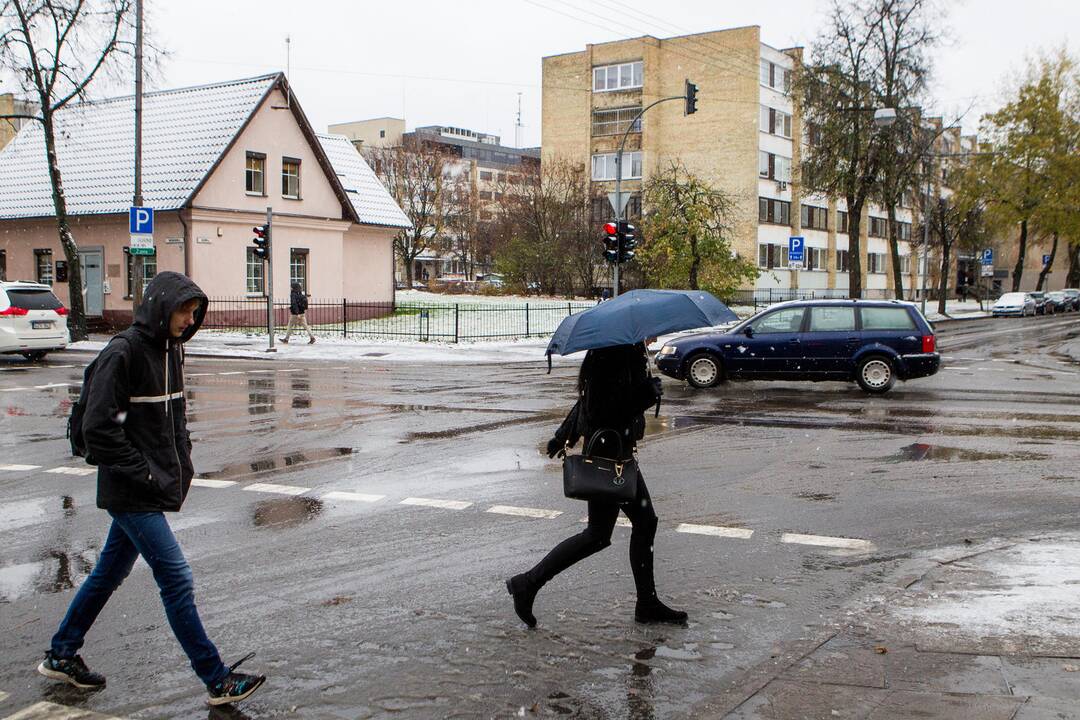 Sniegas nuklojo ir Vilnių