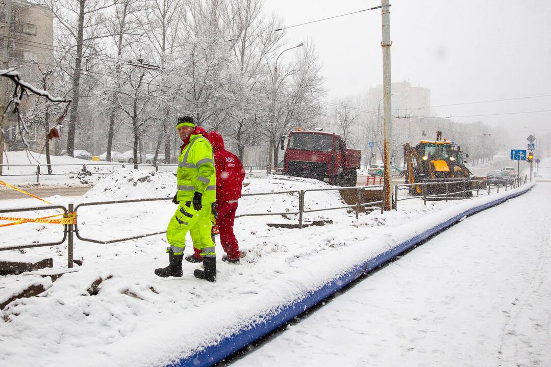 Vandentiekio avarija Žemaitės gatvėje