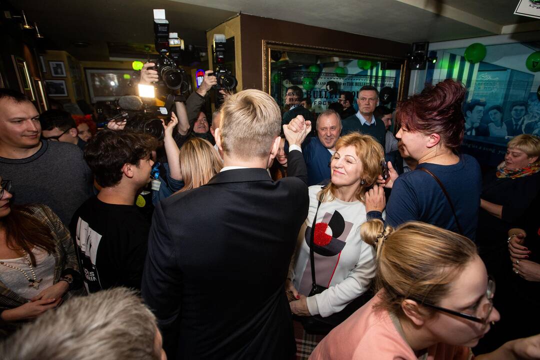 Kandidatai į merus laukia rinkimų rezultatų