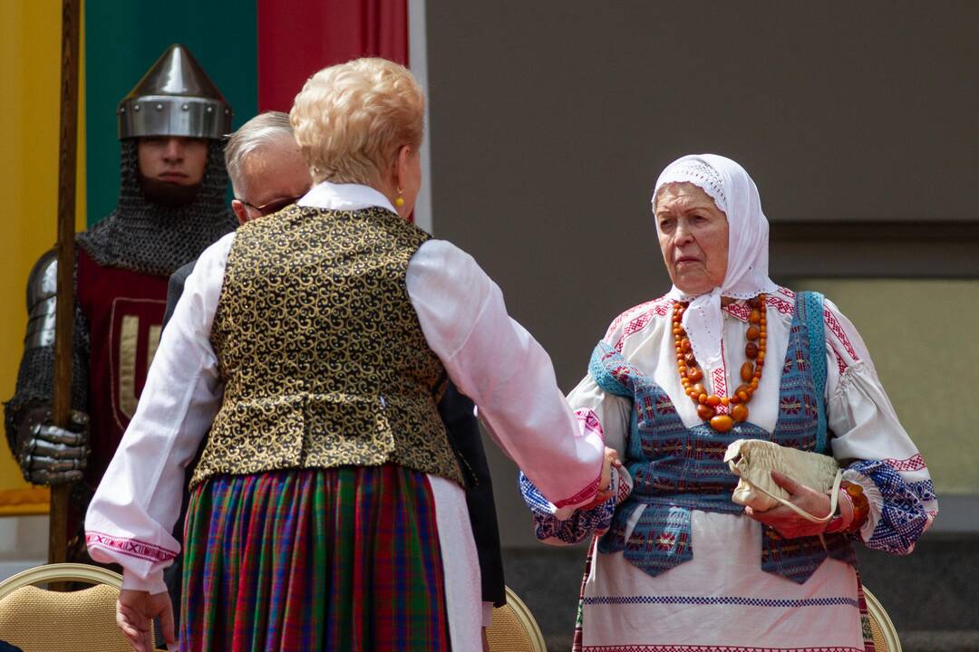 Vėliavų pakėlimo ceremonija S. Daukanto aikštėje