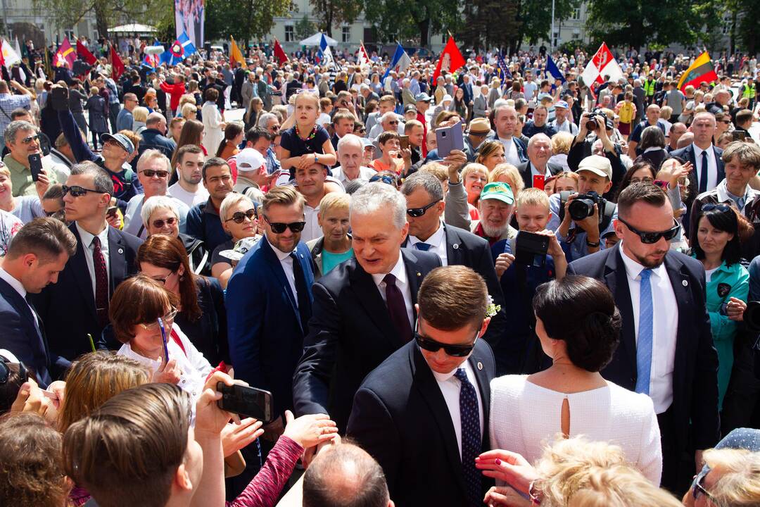 Miestų ir miestelių vėliavų pagerbimo ceremonija