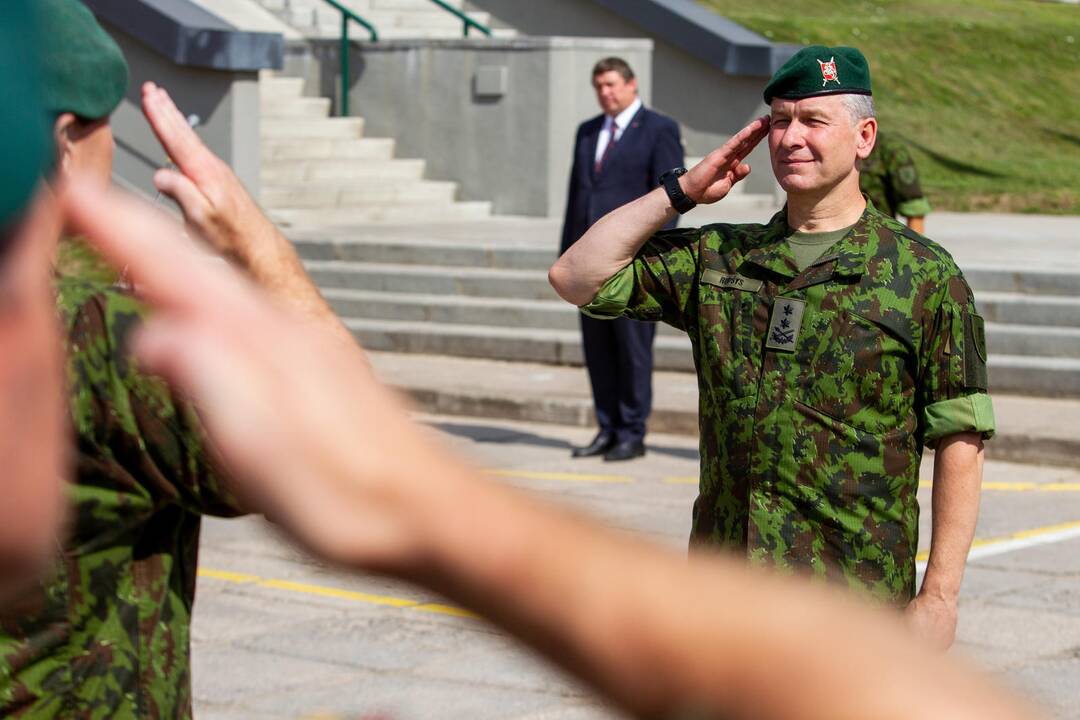 Sausumos pajėgų vado pareigų perdavimo ceremonija