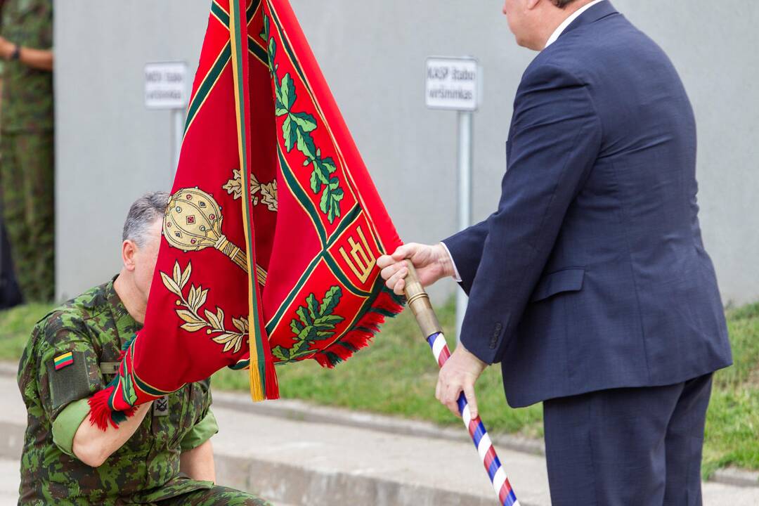 Sausumos pajėgų vado pareigų perdavimo ceremonija