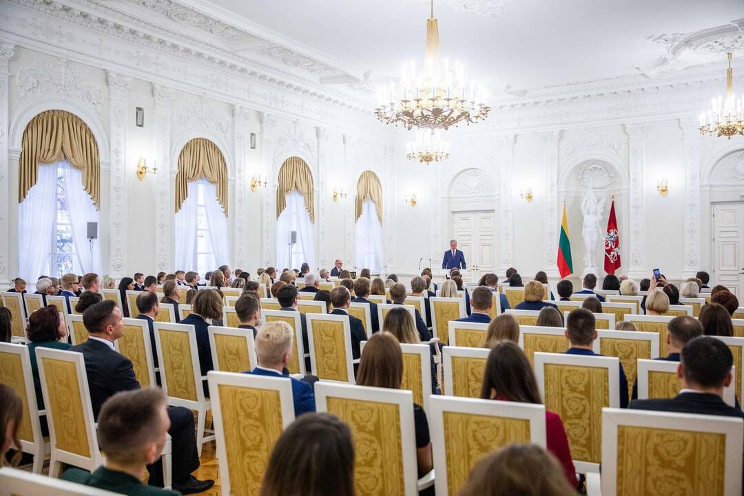 Konstitucijos egzamino nugalėtojų apdovanojimai