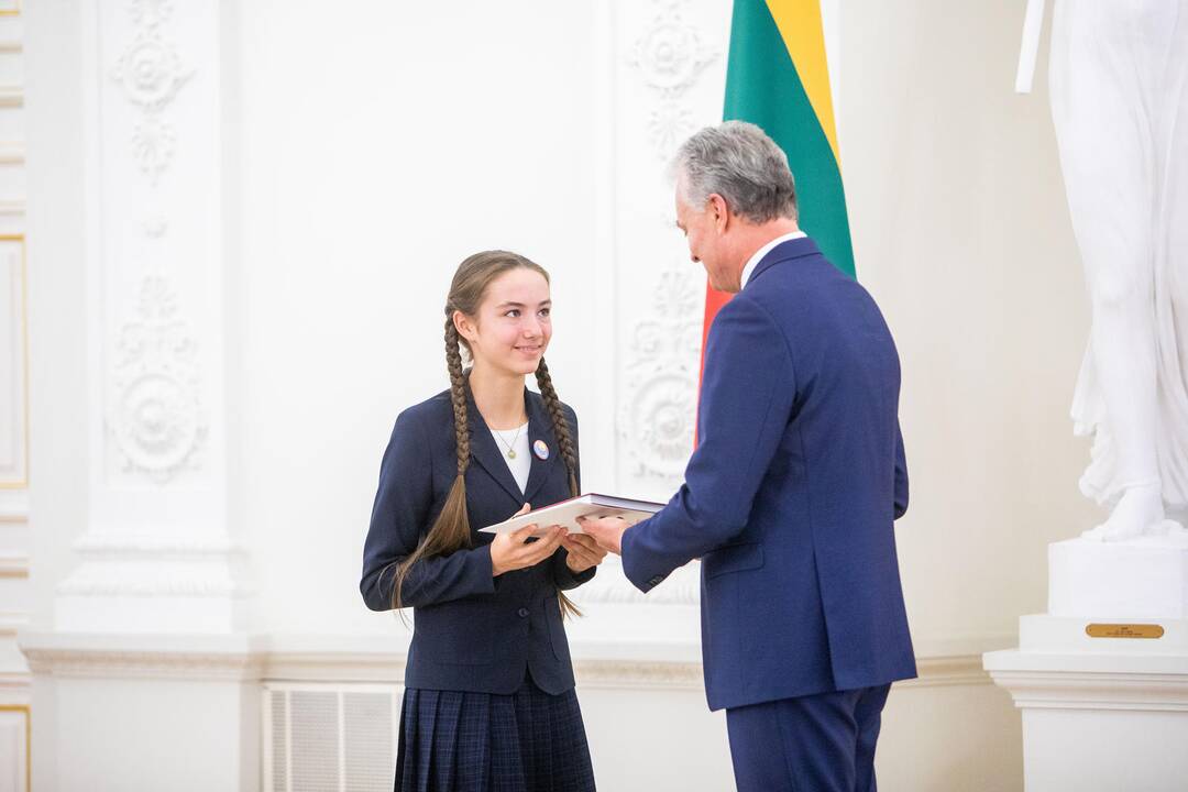 Konstitucijos egzamino nugalėtojų apdovanojimai
