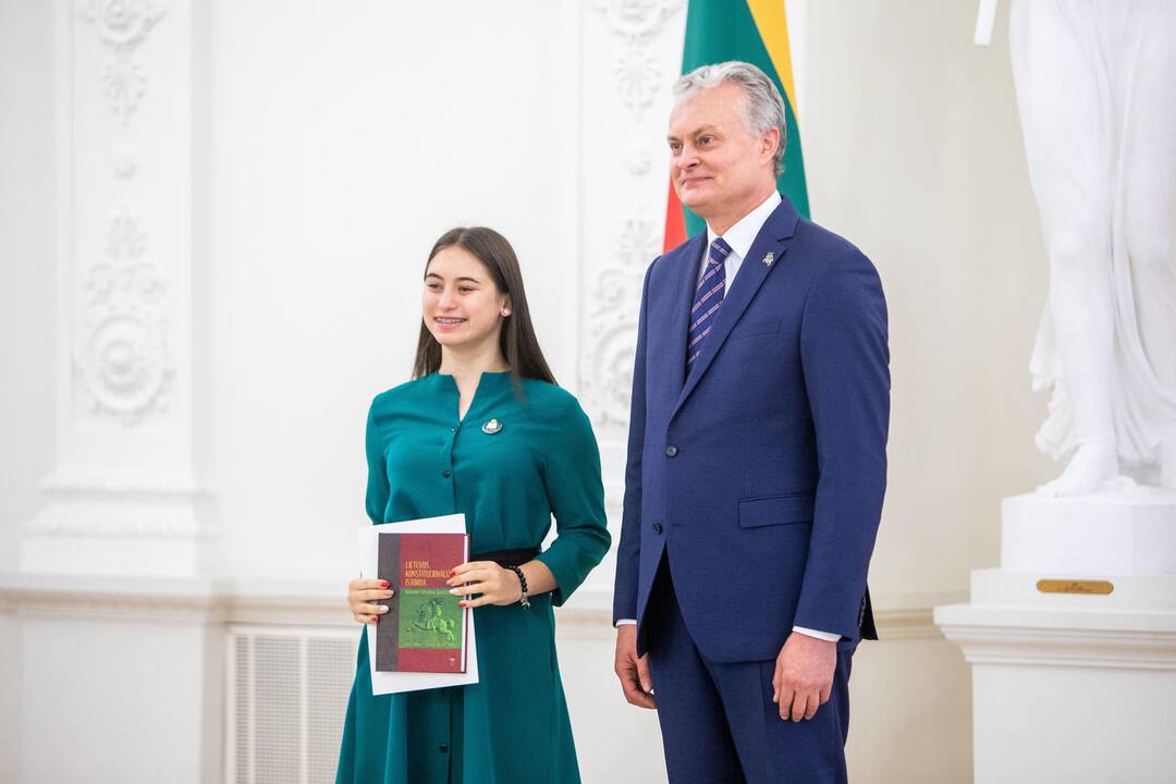 Konstitucijos egzamino nugalėtojų apdovanojimai