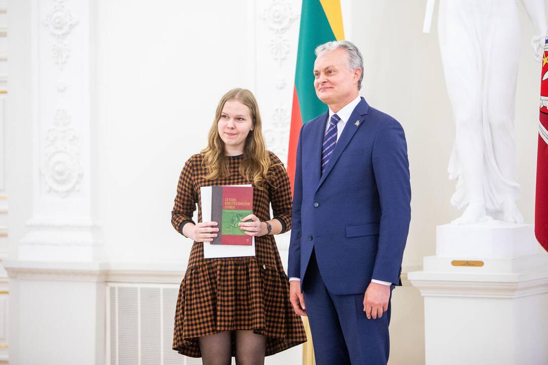 Konstitucijos egzamino nugalėtojų apdovanojimai