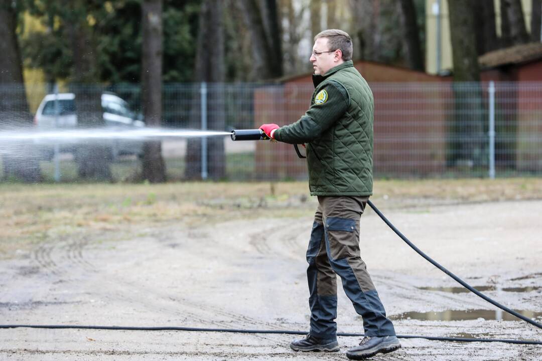 Miškų urėdija pirko automobilių gaisrams gesinti