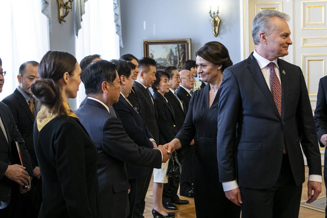 G. Nausėda susitiko su Japonijos delegacija