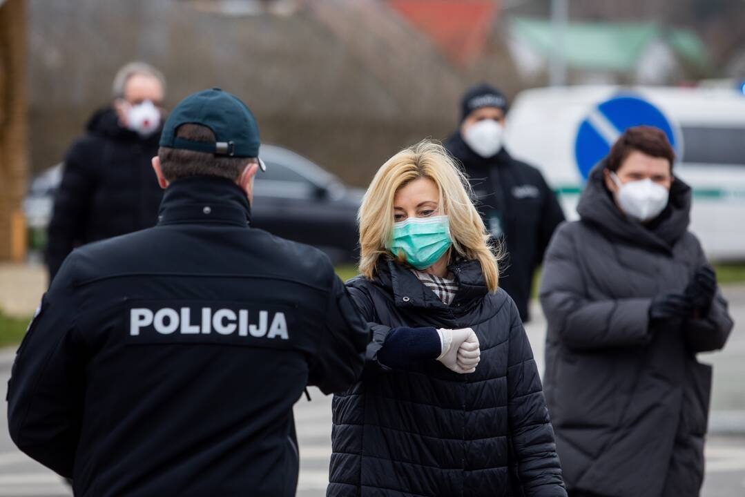 Ministrė: kuo švelnesnis karantinas, tuo daugiau darbo pareigūnams