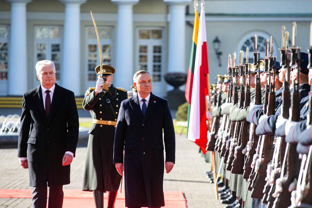 Dėl prastų oro sąlygų atšauktas Lietuvos ir Lenkijos prezidentų vizitas Šiauliuose