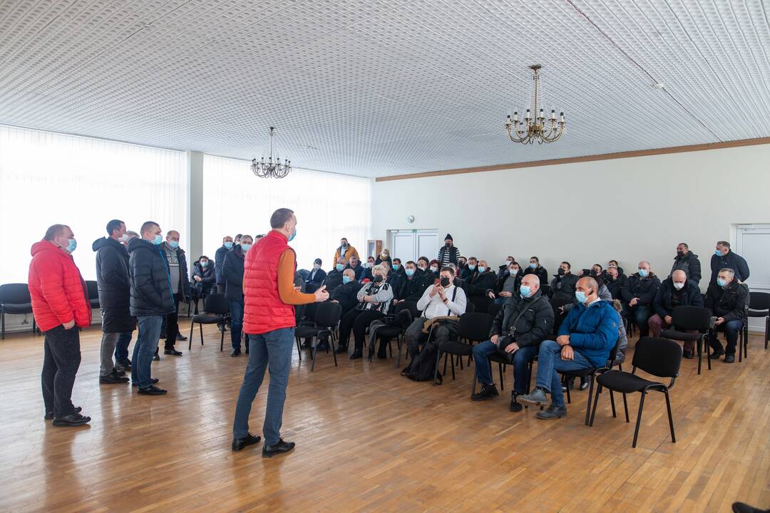 Vilniuje viešojo transporto darbuotojai ketina nakvoti prie direktoriaus durų