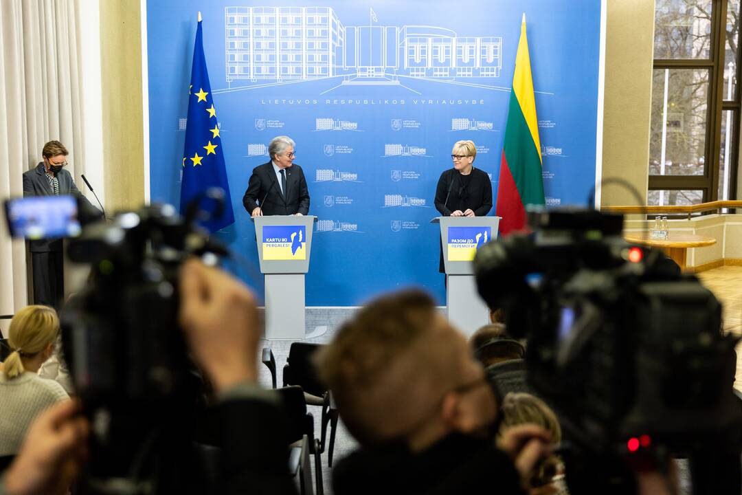 I. Šimonytės ir EK nario Th. Bretono spaudos konferencija