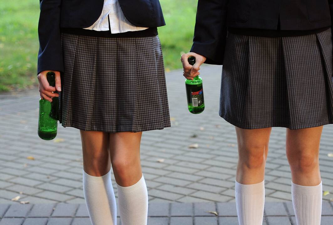 Tyrimas: trečdalis sostinės dešimtokų alkoholio vartojo iki 13 metų