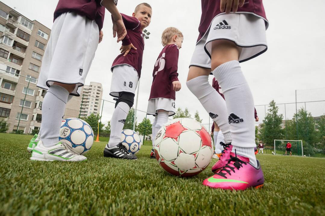 Žinomi žmonės prašo renovuoti sostinės mokyklų stadionus