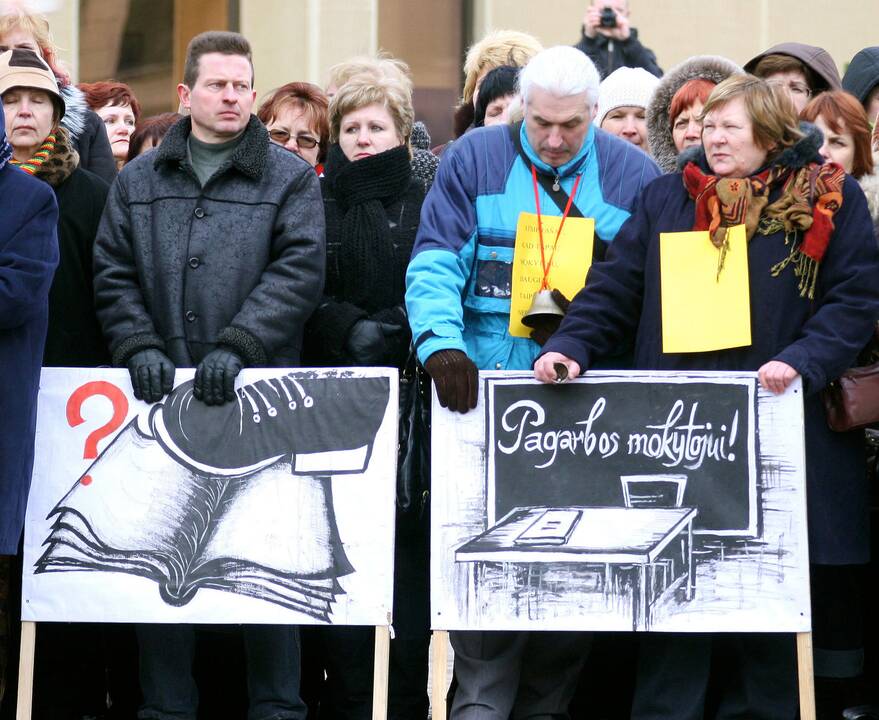 Nuspręsta, kaip bus tobulinamas etatinis mokytojų darbo apmokėjimas