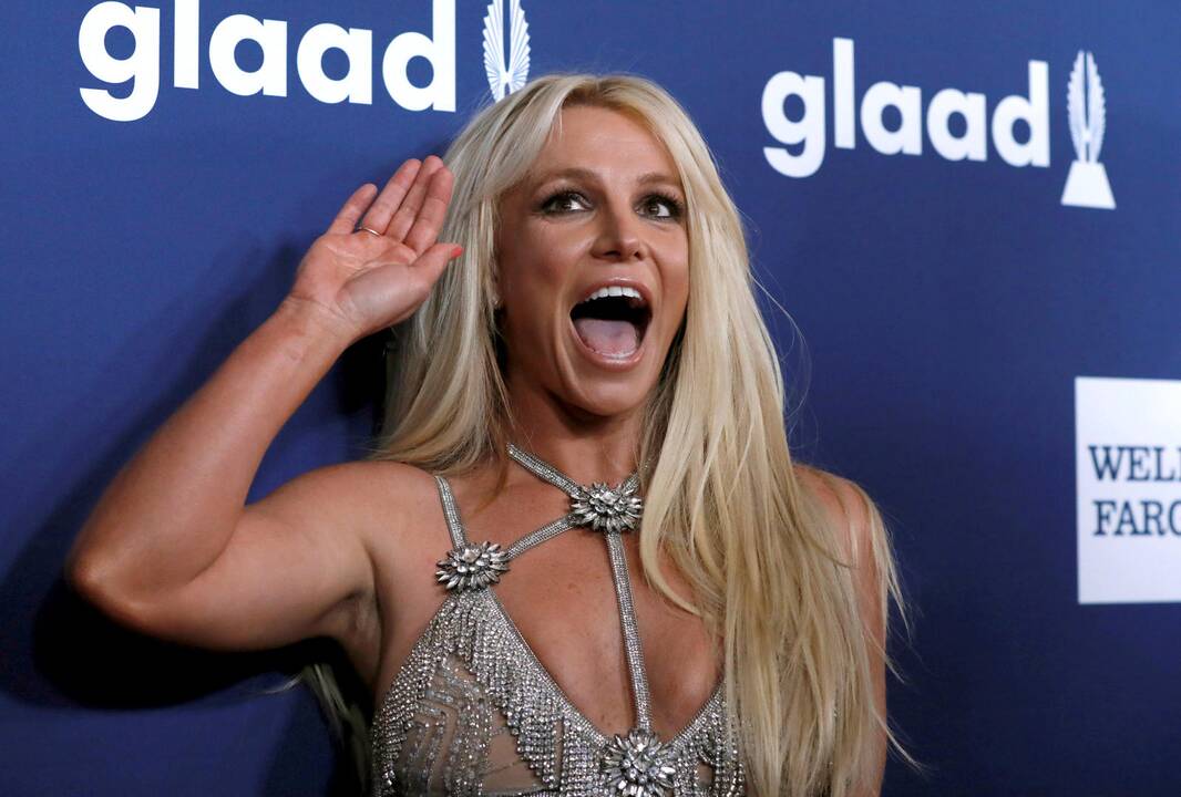 1981 m. gimė popmuzikos dainininkė Britney Spears