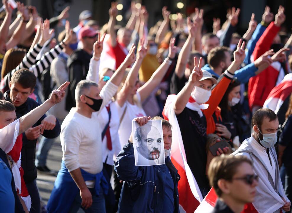 Lietuva, Latvija ir Estija penktadienį išplės sankcijas Baltarusijos režimo atstovams, pranešė Lietuvos prezidentūra.