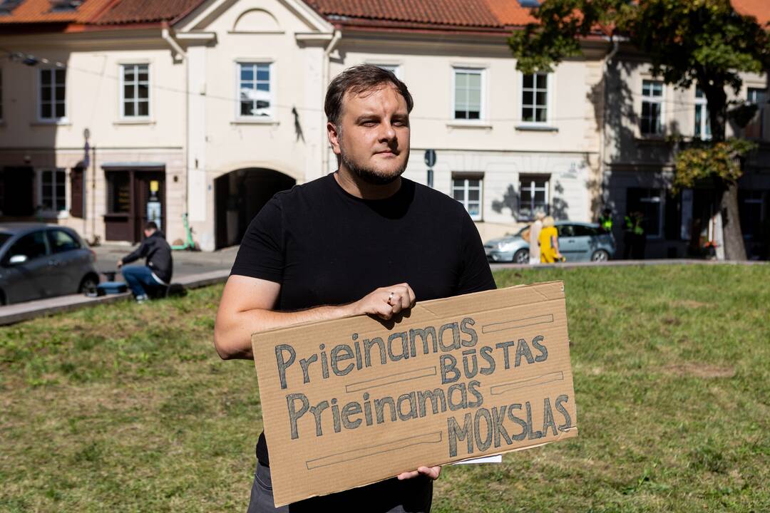 Studentų protestas dėl bendrabučių trūkumo