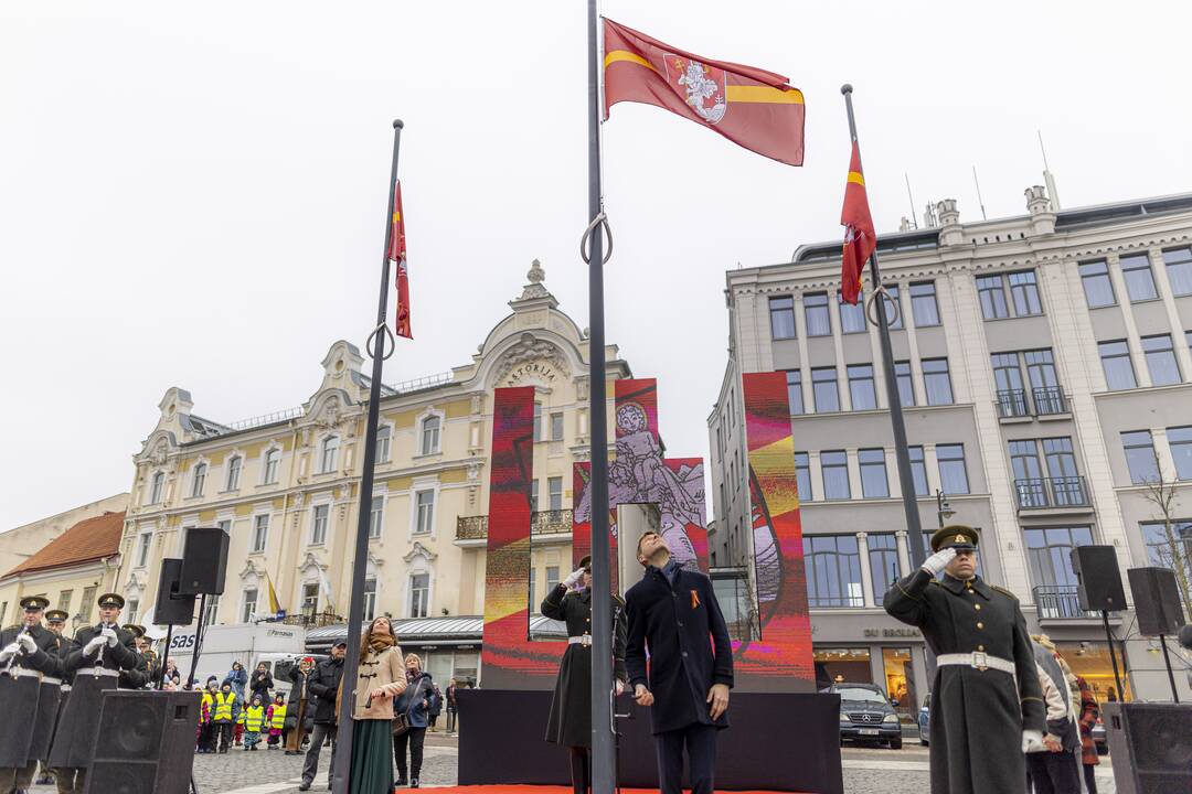 Vilniuje – iškilminga vėliavų pakėlimo ceremonija