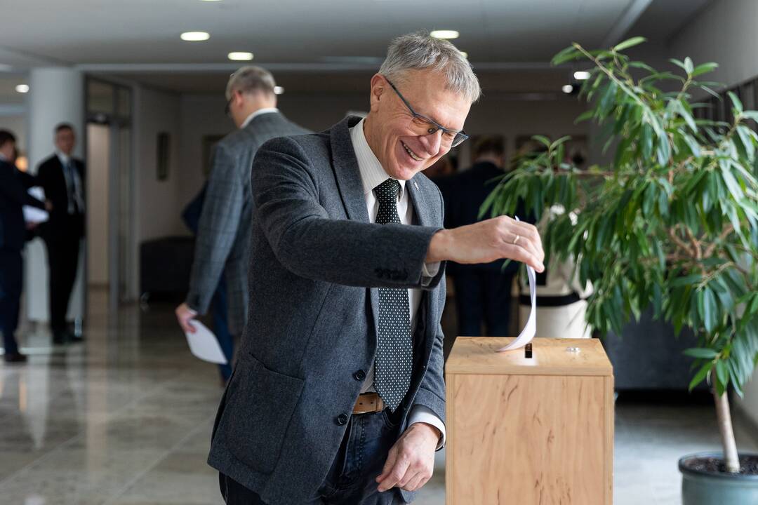 Seimas svarstė klausimą dėl A. Stončaičio atleidimo