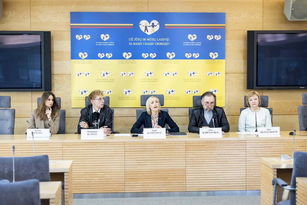 Spaudos konferencija dėl draudimo propaguoti autoritarinius režimus