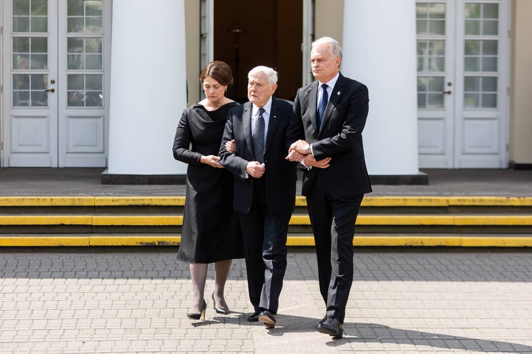 A. Adamkienės laidotuvės