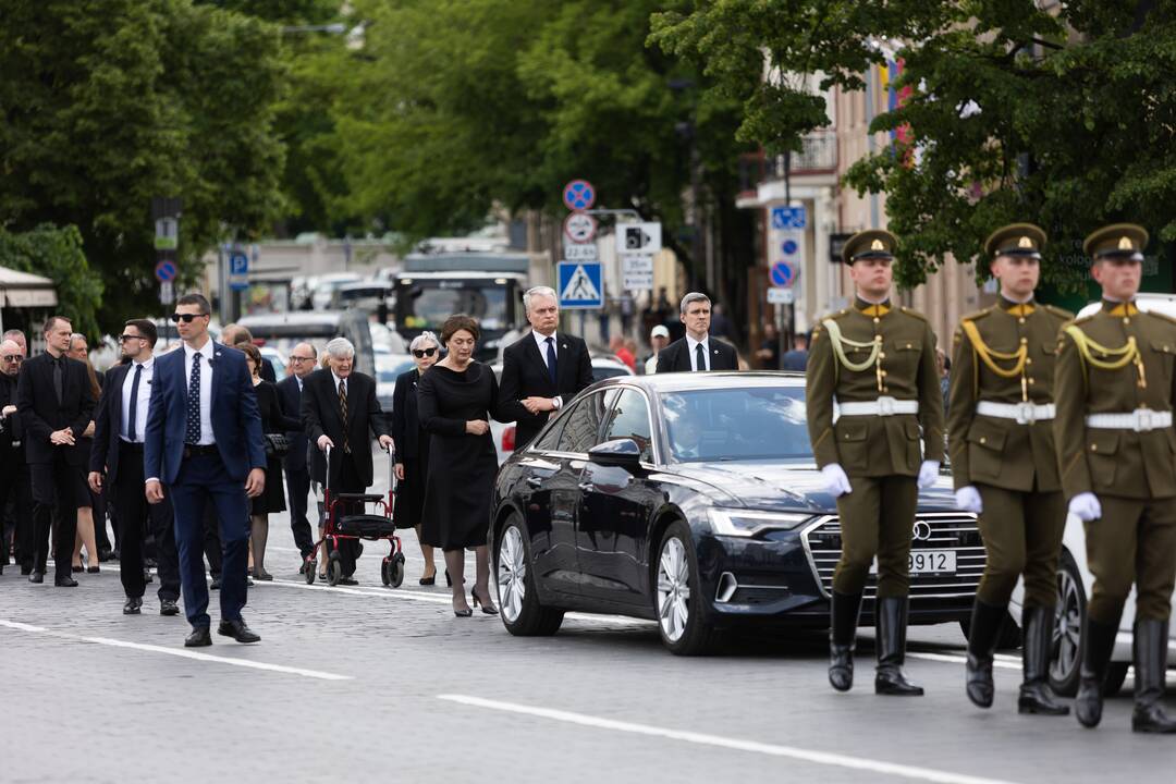 A. Adamkienės laidotuvės