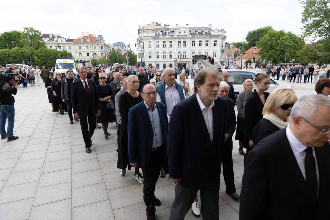 A. Adamkienės laidotuvės