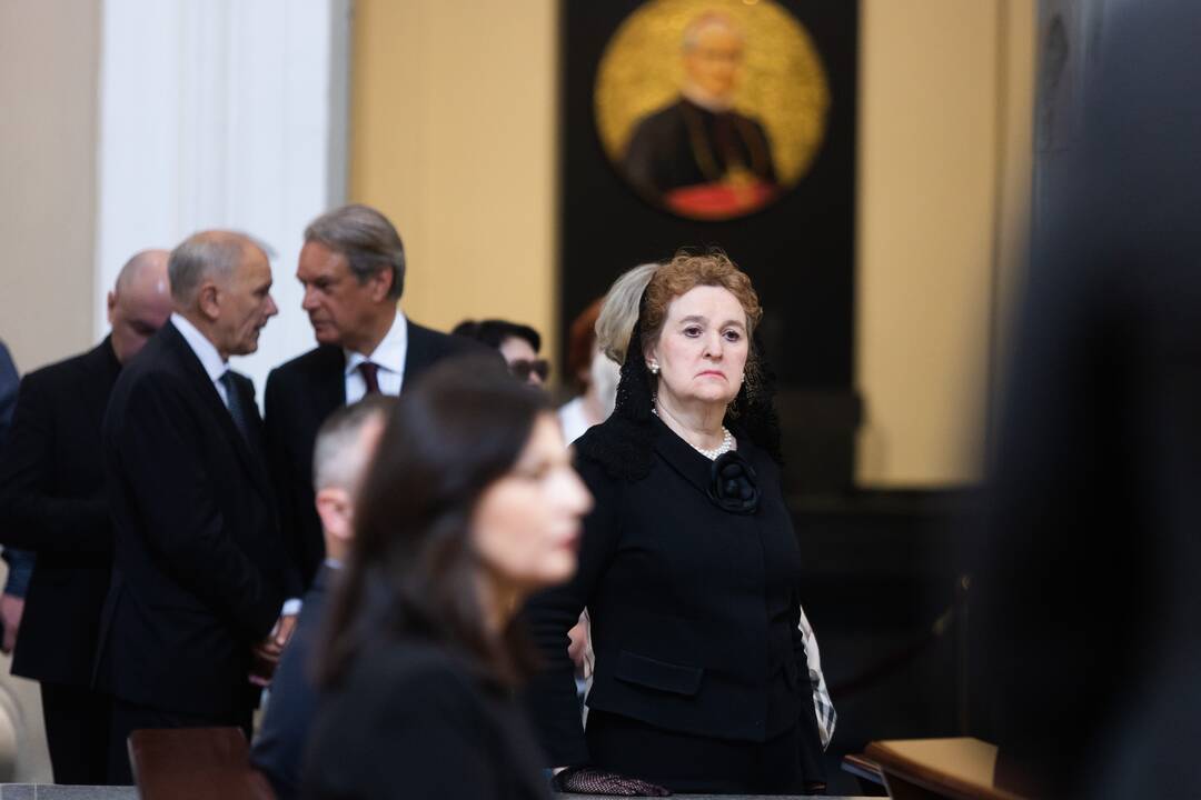 A. Adamkienės laidotuvės