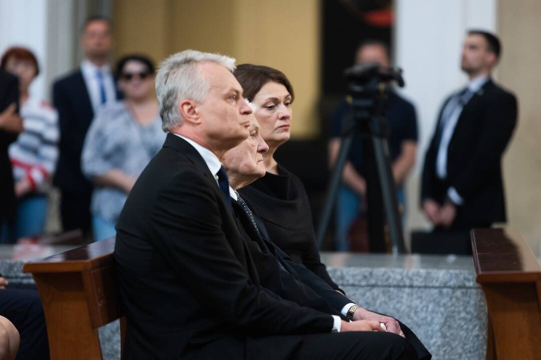 A. Adamkienės laidotuvės