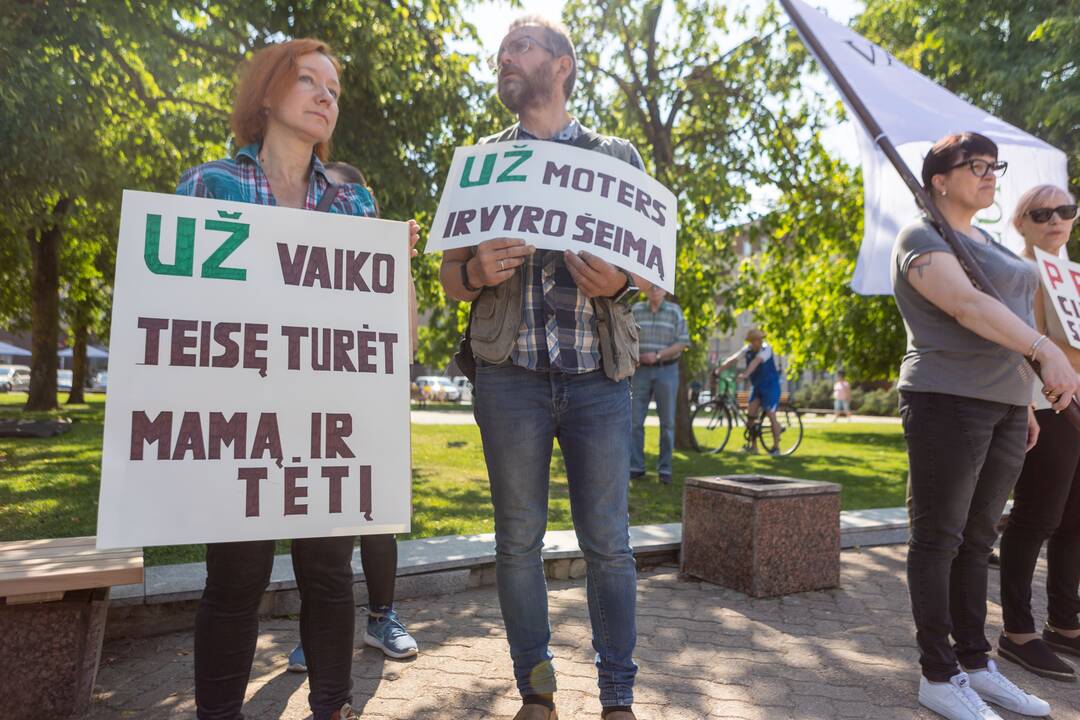 Protestas prieš tos pačios lyties asmenų sąjungų įteisinimą