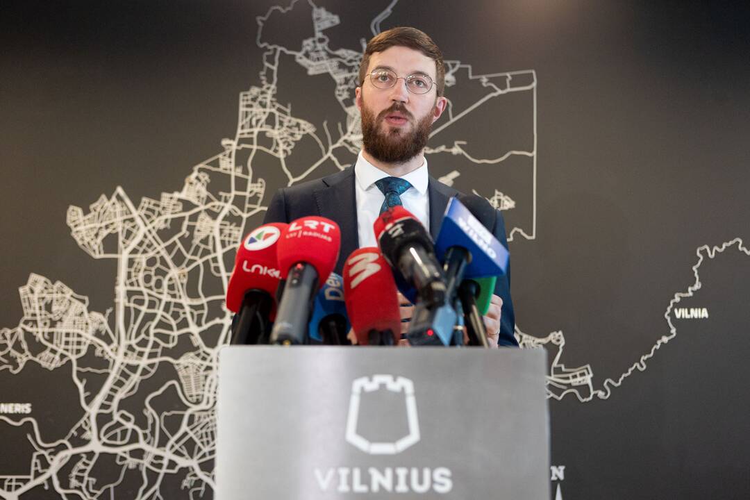 Spaudos konferencija dėl ribojimų per NATO viršūnių susitikimą