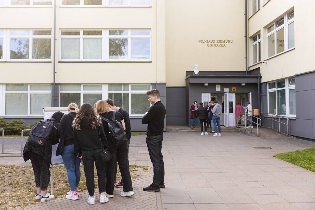 Lietuvių kalbos ir literatūros egzaminas Žirmūnų gimnazijoje