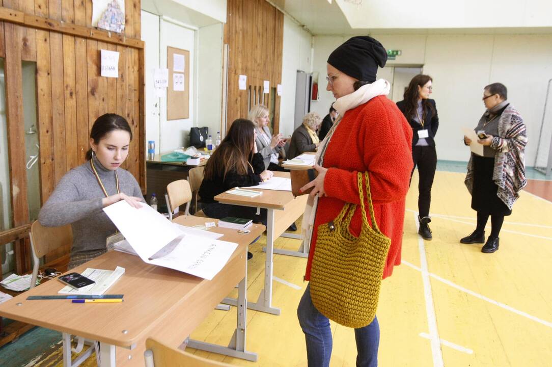 Klaipėdiečiai renkasi tarp dabartinio mero V. Grubliausko ir A. Vaitkaus