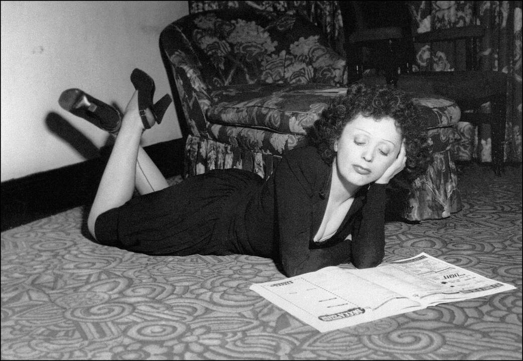 1963 m. būdama 47-erių metų mirė prancūzų dainininkė Edith Piaf