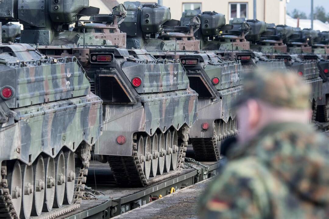 Analitikas: nerimą kelia Europos lyderių bandymas keisti saugumo sampratą