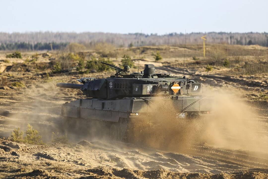Įspėja: keliais judės karinė technika – prasideda NATO bataliono pratybos