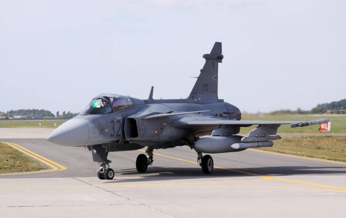 NATO naikintuvai vieną kartą kilo lydėti Rusijos orlaivį