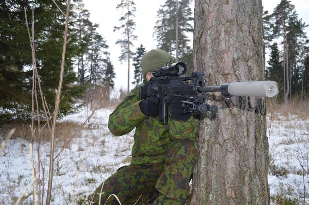 Su nauju ginklu į žmogaus dydžio taikinį už 0,5 km – pirmu šūviu