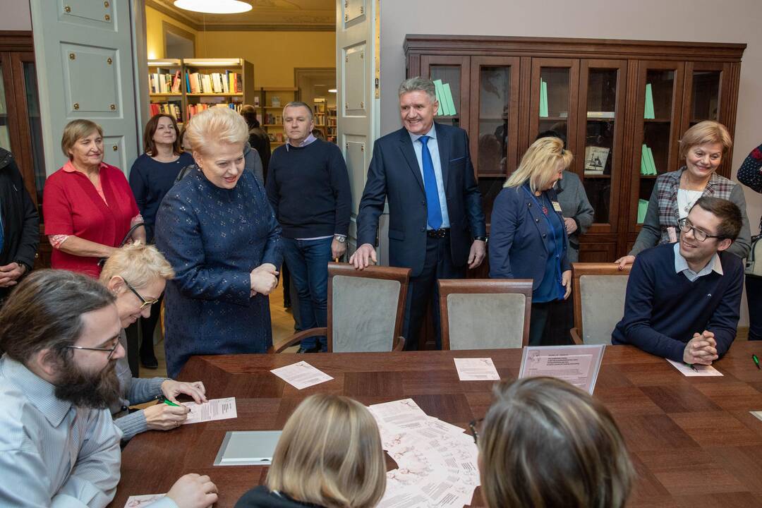 Į bibliotekos įkurtuves užsuko prezidentė