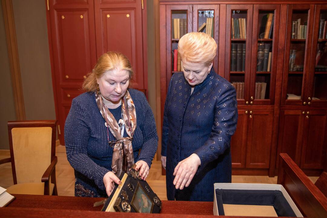 Į bibliotekos įkurtuves užsuko prezidentė